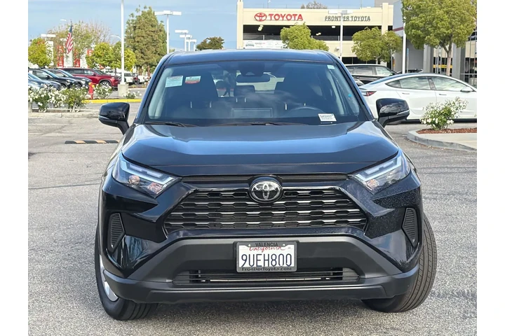 $32253 : Toyota RAV4 2025 LE 4dr SUV image 2