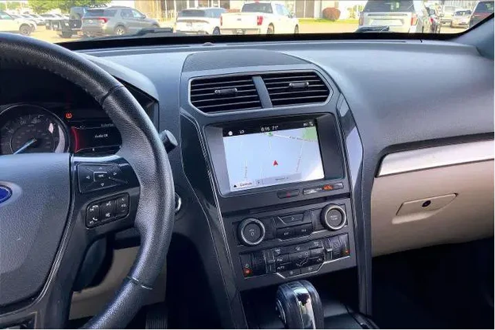 $8892 : Ford Explorer 2018 XLT 4dr S image 6