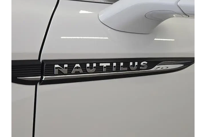$38999 : Lincoln Nautilus 2022 AWD Re image 10