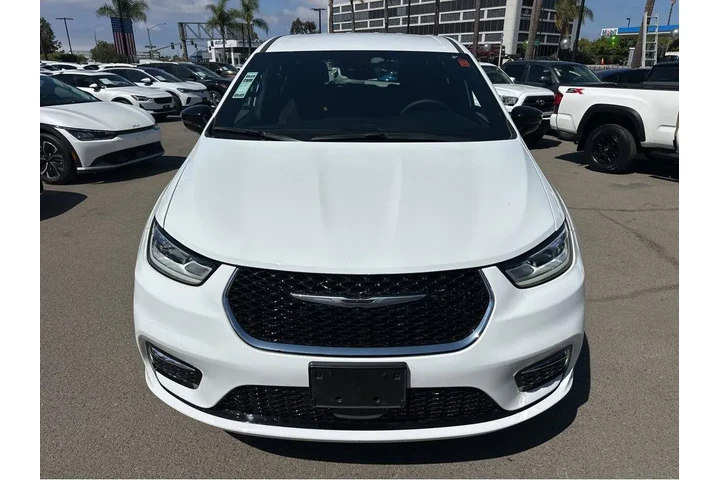 $49997 : 2024 Pacifica Touring BraunAb image 6