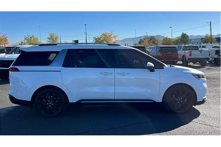 $36984 : Kia Carnival 2023 SX Prestig image 4