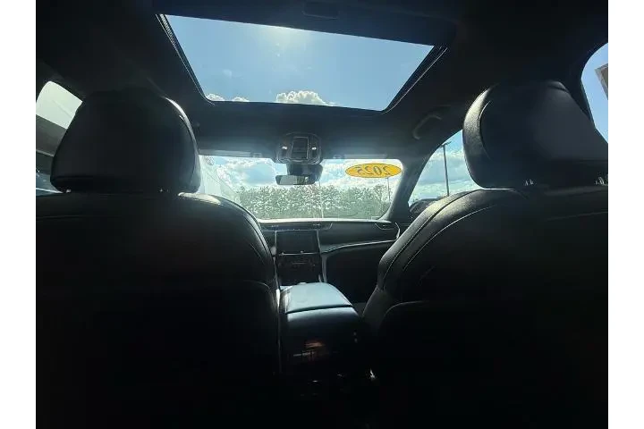 $39845 : Jeep Grand Cherokee L 2025 4 image 6