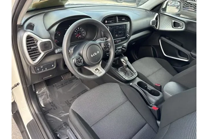 $14988 : Kia Soul 2022 image 10