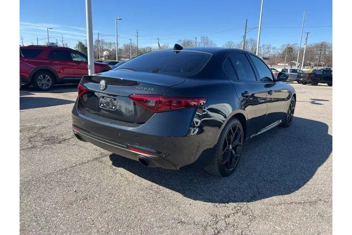 $19995 : Alfa Romeo Giulia 2020 AWD T image 4