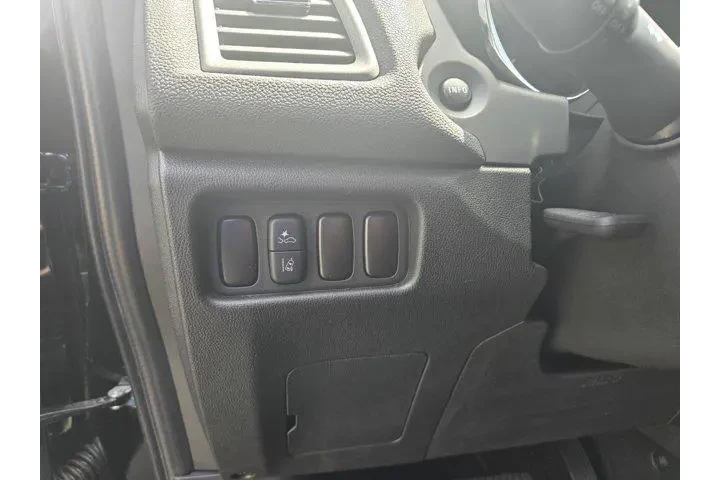 $23500 : Mitsubishi Outlander Sport 2 image 7