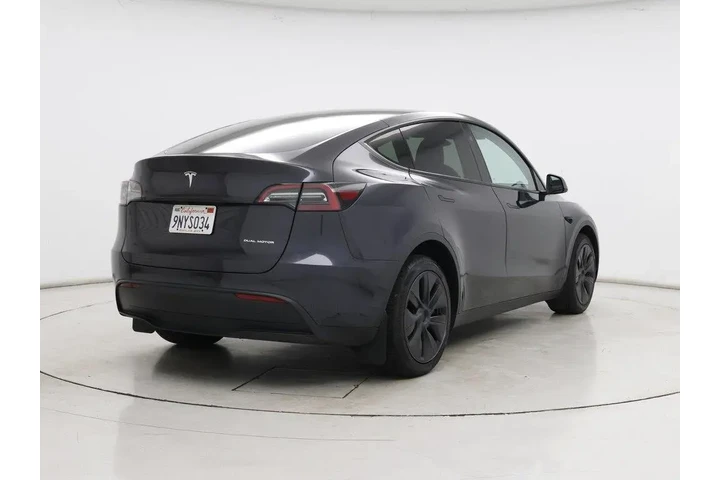 $38998 : Tesla Model Y 2024 AWD Long image 8