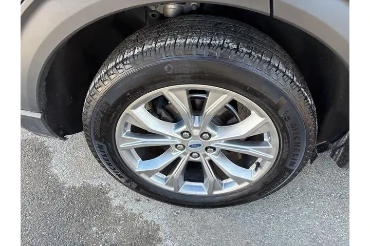 $33995 : Ford Explorer 2024 AWD XLT 4 image 10