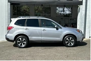 Subaru Forester 2017 AWD 2.5 thumbnail