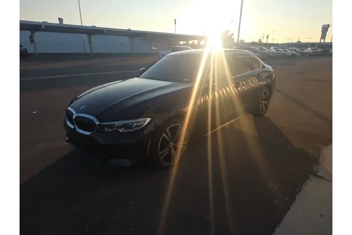 $27800 : BMW 3 Series 2022 330i 4dr S image 3