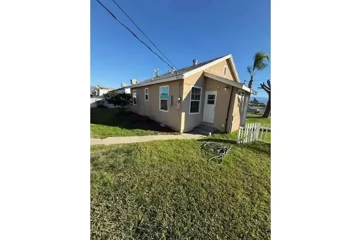 SE RENTA CASITA EN COLTON image 5