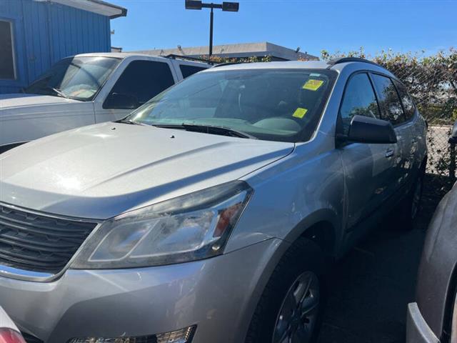 $7000 : 2015 Traverse LS image 2