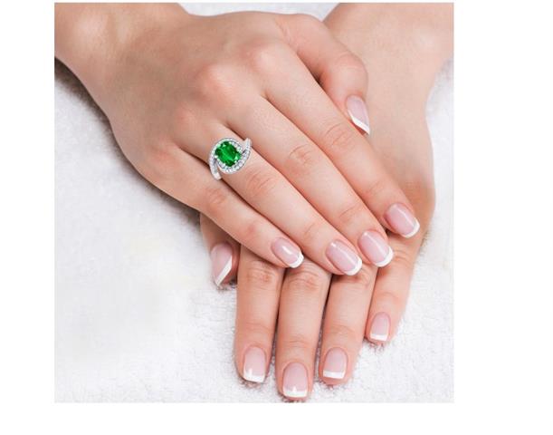 $8181 : Buy Spiral Shank Emerald Ring image 2