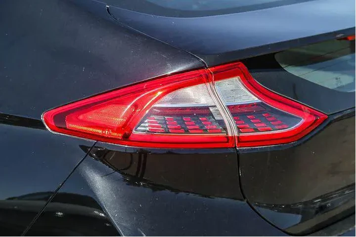 $13991 : Hyundai IONIQ Electric 2018 image 10