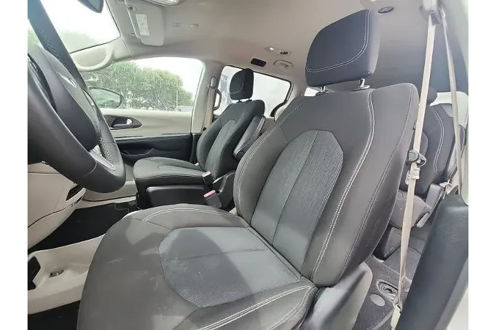 $20998 : Chrysler Voyager 2023 LX 4dr image 7