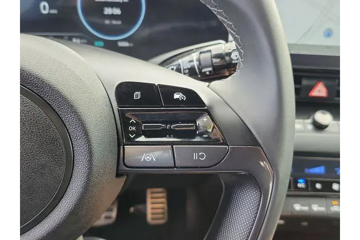 $22957 : Hyundai ELANTRA Hybrid 2025 image 6