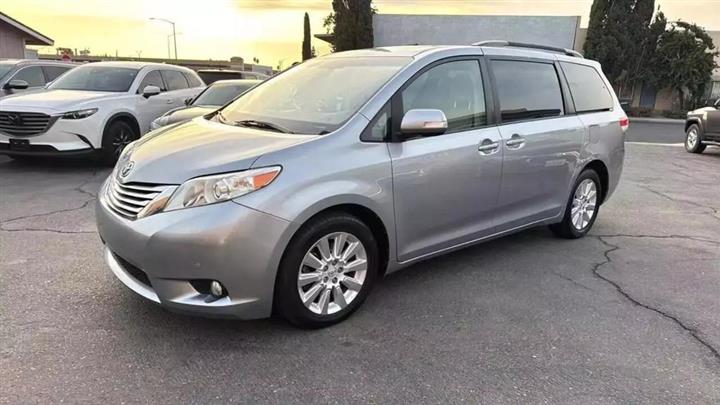 $15888 : 2014 TOYOTA SIENNA image 3