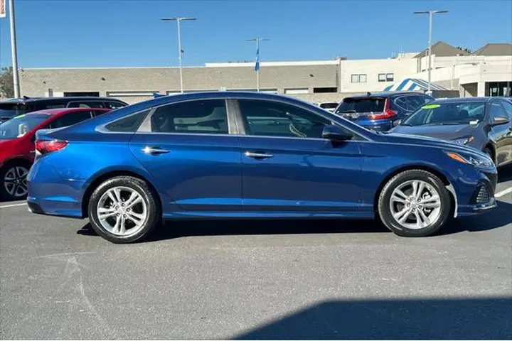 $14288 : Hyundai SONATA 2019 SEL 4dr image 2