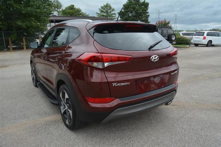 2016 TUCSON Sport image 9