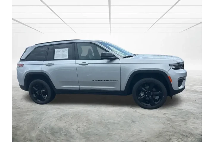 $35335 : Jeep Grand Cherokee 2024 4x2 image 3