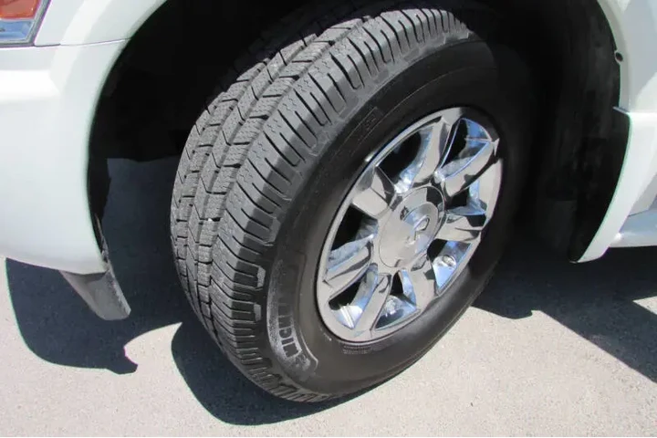 $8995 : 2006 QX56 image 10