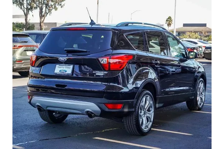 $15392 : Ford Escape 2019 Titanium 4d image 8