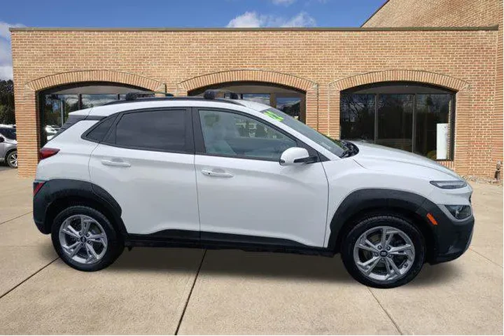 $19000 : Hyundai KONA 2022 AWD SEL 4d image 2