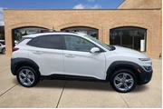 $19000 : Hyundai KONA 2022 AWD SEL 4d thumbnail