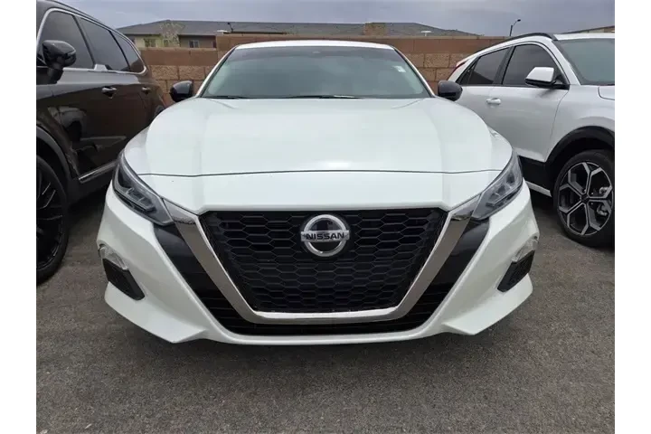 $21988 : Nissan Altima 2022 2.5 SR 4d image 2