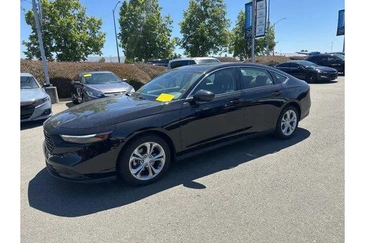 $26998 : Honda Accord 2024 LX 4dr Sed image 5