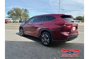 $26990 : Toyota Highlander 2021 XLE 4 thumbnail