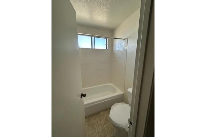 $1700 : HAWTHORNE APT. 1 REC. image 8