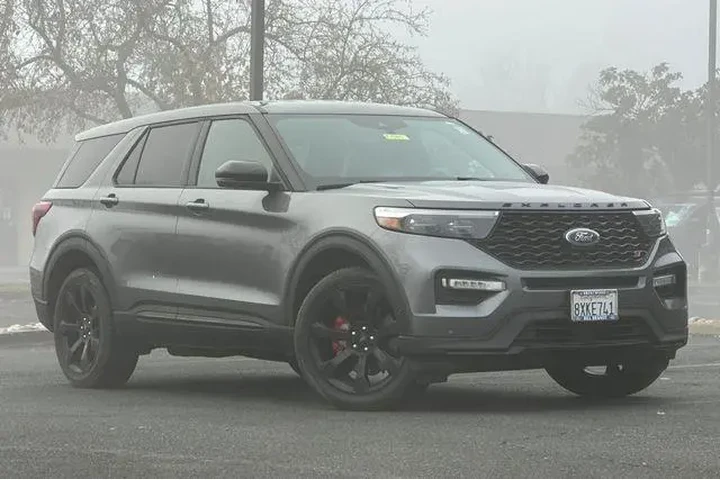 $38686 : Ford Explorer 2022 AWD ST 4d image 2