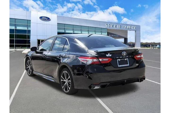 $18691 : Toyota Camry 2018 SE 4dr Sed image 2