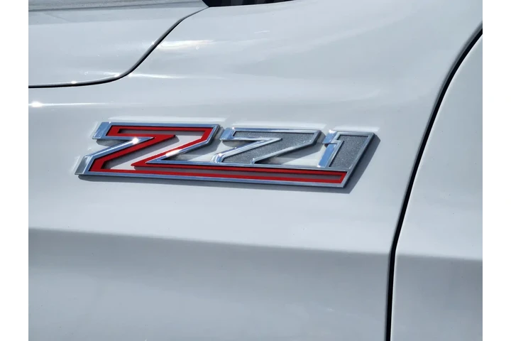 Chevrolet Suburban 2023 4x4 image 6