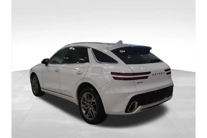 $39764 : Genesis GV70 2024 AWD 2.5T S image 3
