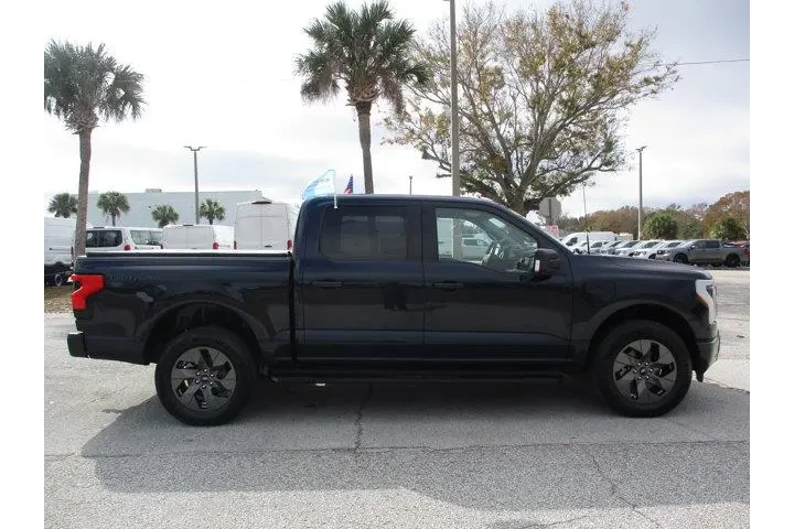 $38995 : Ford F-150 Lightning 2023 AW image 8