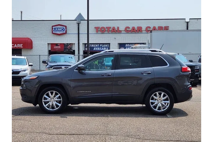 $13974 : 2015 Cherokee Limited image 4