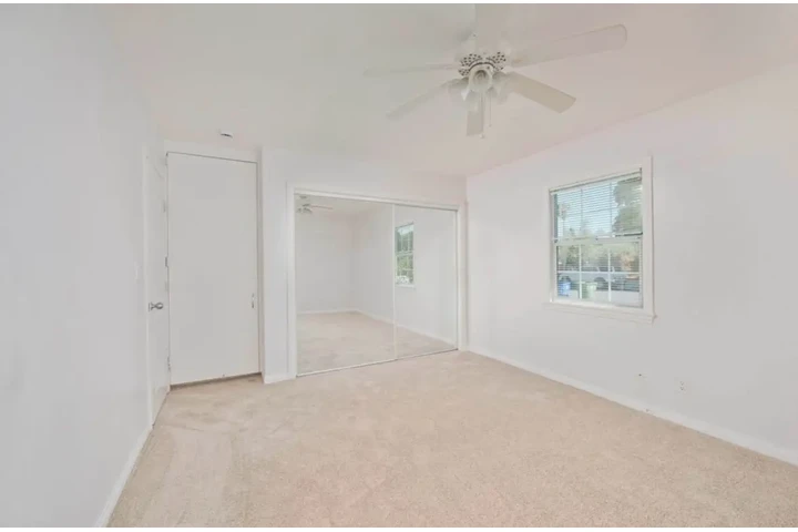 $2400 : 3 Bedroom House  in Lynwood image 9