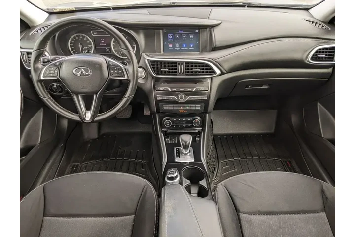 $13987 : INFINITI QX30 2018 Base 4dr image 9