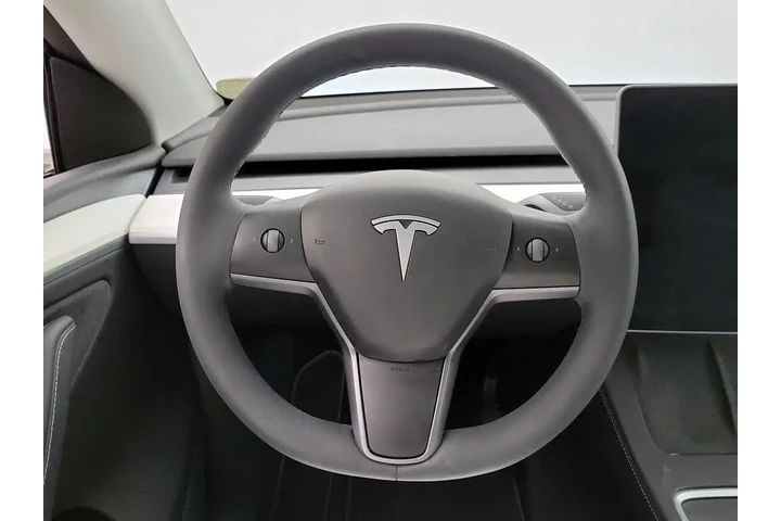 $37998 : Tesla Model Y 2024 AWD Long image 10