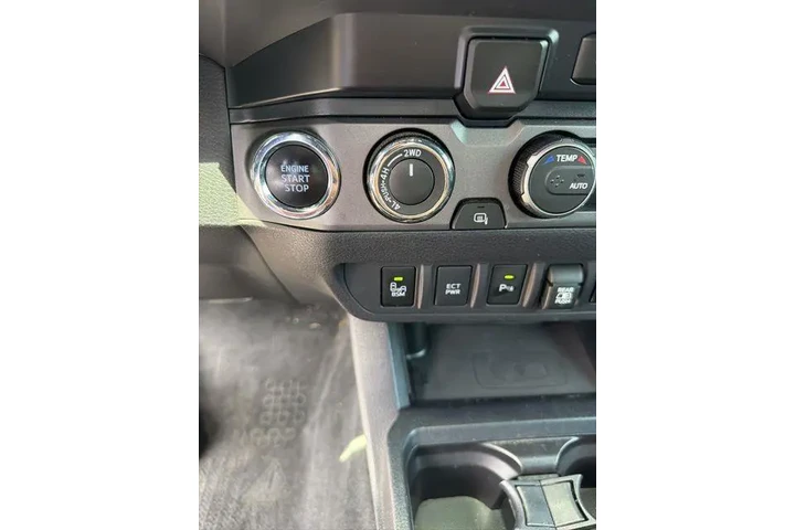 $39418 : Toyota Tacoma 2019 4x4 TRD P image 10