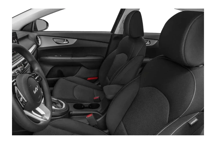 $18650 : Kia Forte 2023 LXS 4dr Sedan image 9