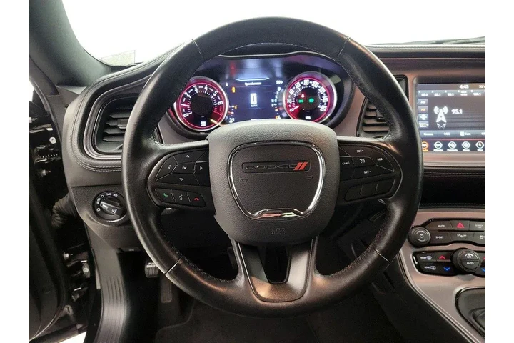 $27998 : Dodge Challenger 2023 SXT 2d image 10