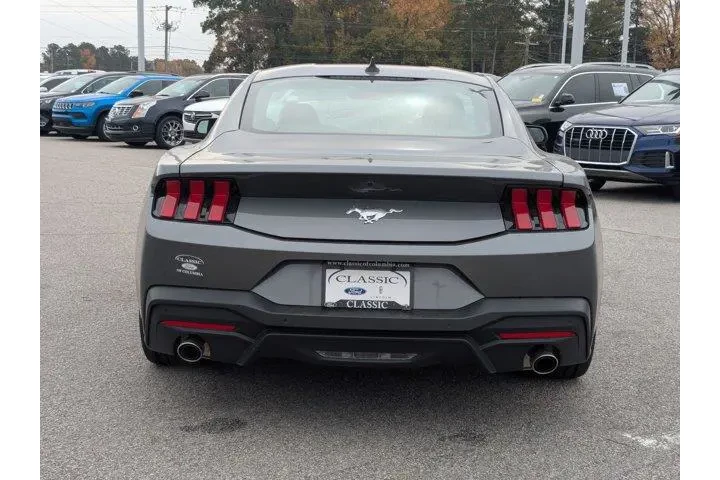 $30995 : Ford Mustang 2024 EcoBoost 2 image 6