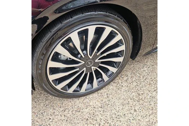 Lincoln Continental 2019 Bla image 9