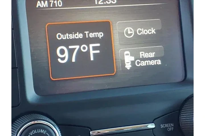 $29988 : Ram 1500 Classic 2024 4x2 SL image 9