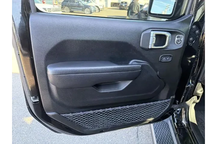 $25890 : Jeep Wrangler Unlimited 2019 image 10