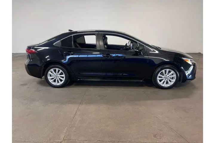 $20837 : Toyota Corolla Hybrid 2024 image 2