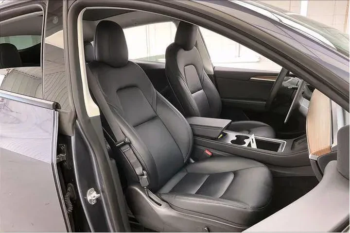 $28490 : Tesla Model Y 2023 AWD Long image 7