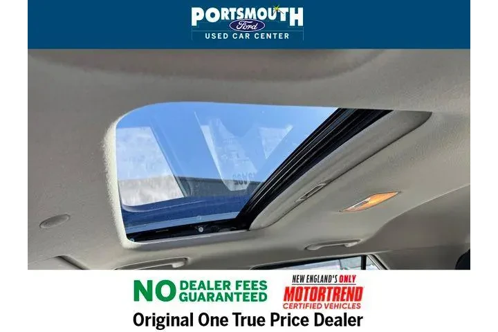 $18995 : Hyundai VENUE 2024 SEL 4dr C image 8